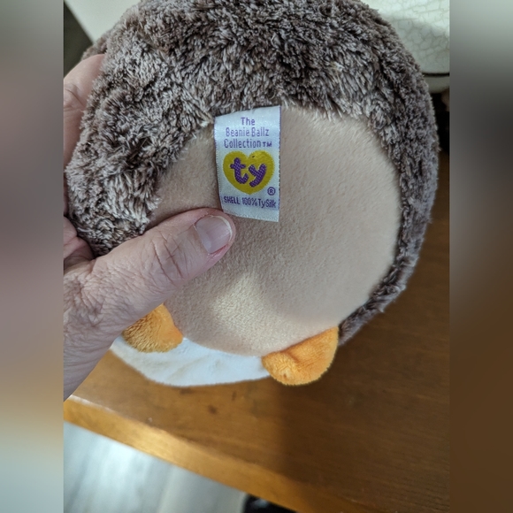 The Beanie Balls Collection. TY. Hedgehog.2011. 100% tysilk. 8 inches. - Picture 3 of 7